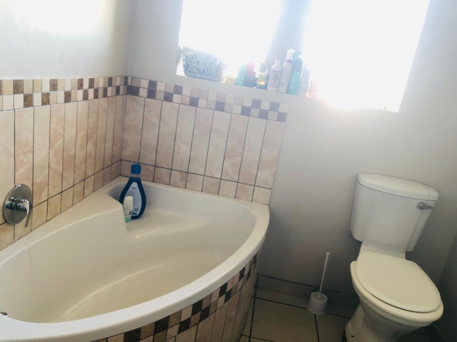 2 Bedroom Property for Sale in Waterval East North West